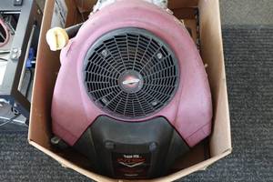 lot 347 image: Briggs and Stratton 18.5HP Intek Twin Motor