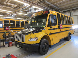 lot 1381 image: FREIGHTLINER SCHOOL BUS WITH WHEEL CHAIR LIFT AND INTEGRATED SEATING