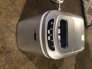 Countertop Automatic Ice Cube Maker Machine   Customer Returns See Pictures
