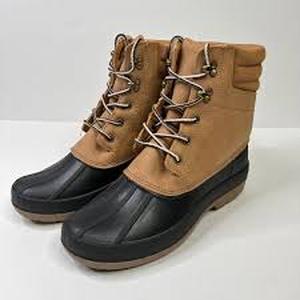 lot 41 image: Goodfellow Mens Atley Duck Boots Size 8 Lace up  Water Repellent Tan Brown  Customer Returns See Pictures