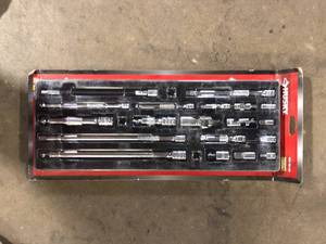lot 25 image: Husky 14 in., 38 in. and 12 in. Drive Accessory Set (19-Piece)  Customer Returns See Pictures