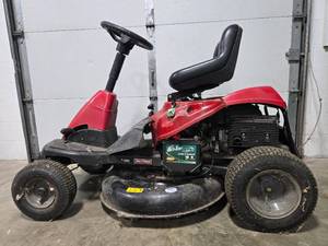lot 11 image: Craftsman R1000 Riding Lawn Mower with 12-Month Warranty