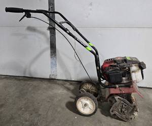 lot 13 image: Used Earthquake 43cc 2-Cycle Gas Cultivator