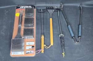 lot 49 image: Grill Tool Set with Stainless Steel Grill Brush and Grill Accessories