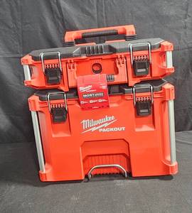 lot 17 image: Milwaukee Packout Modular Storage System - Durable Tool Box Set