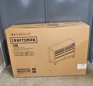 lot 24 image: CRAFTSMAN 10-Drawer Rolling Tool Cabinet and 8-Drawer Tool Chest - Set
