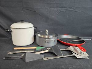 lot 120 image: Assorted Cookware and Cooking Utensils Set