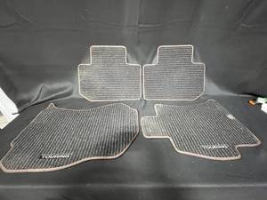 lot 204 image: Set of 4 Touring Car Floor Mats