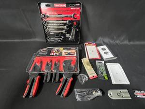 lot 222 image: Craftsman 7-Piece Reversible Ratcheting Wrench Set with Additional Tools