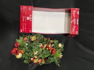 lot 102 image: Kirkland Signature Pre-Lit LED Garland - 9 Feet with 90 Lights