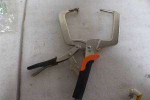 lot 38 image: WEN CL650F 6-Inch Face Clamp for Woodworking and Pocket Hole Joinery