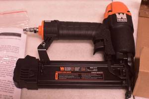 lot 45 image: WEN 61721 18-Gauge 38-Inch to 2-Inch Pneumatic Brad Nailer