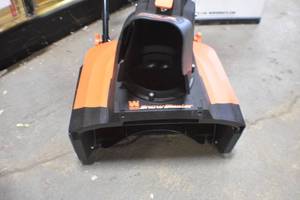 lot 64 image: WEN 5664 Snow Blaster 13.5-Amp 18-Inch Electric Snow Thrower