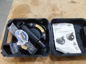 lot 49 image: QEP 8 in. Vacuum Pump Suction Cup for Large Format Tile, with 242 lb. lifting capacity