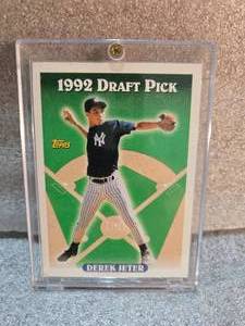 lot 183 image: 1993 Topps Derek Jeter Rookie #98