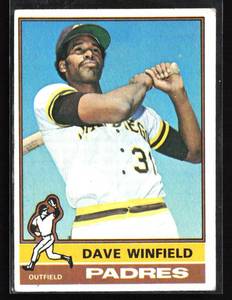 lot 134 image: 1976 Topps Dave Winfield #160