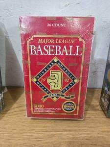 lot 285 image: 1992 Donruss Series 2 Hobby Box 36 Packs per Box LK