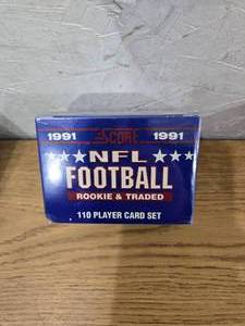 lot 298 image: 1991 Score Fottball Rookie & Traded Factory Sealed Set