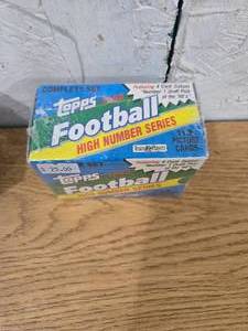 lot 300 image: 1992 Topps Football High Number Series Factory Sealed Set