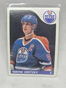 lot 252 image: 1985 Topps Wayne Gretzky #120