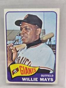 lot 257 image: 1965 Topps Willie Mays #250