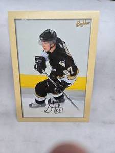 lot 261 image: 2005 BeeHive 5x7 Sidney Crosby Rookie #R1 Rare