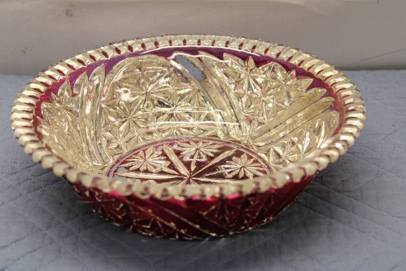 lot Y-294 image: Vintage Cut Glass Bowl with Red and Clear Patterns