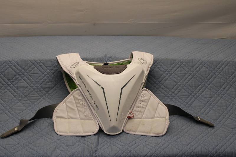lot Y-87 image: Maverik Lacrosse Chest Protector Size Large for Men