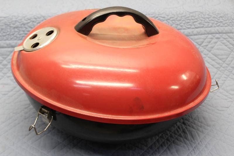 lot P-18 image: Cuisinart Portable Charcoal Grill with Lid