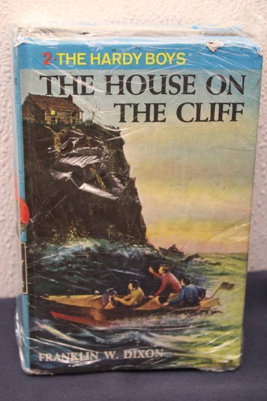 lot P-290 image: The Hardy Boys The House on the Cliff - Book 2 (Unopened)