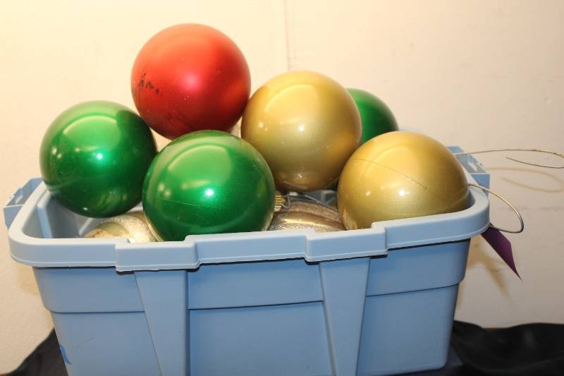 lot P-317 image: Collection of 10 Vintage Holiday Ornaments in Assorted Colors