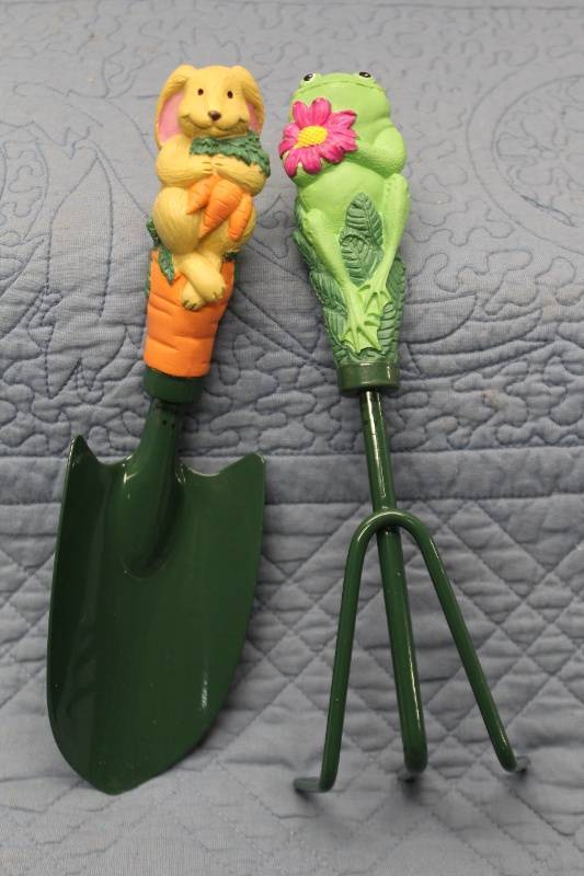 lot P-75 image: Set of 2 Decorative Garden Tools with Bunny and Frog Handles