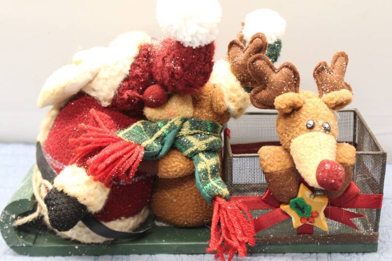 lot P-91 image: Vintage Plush Santa Claus and Reindeer Figure with Sleigh Decoration