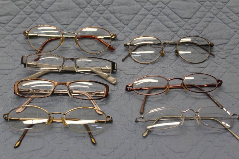 lot N-181 image: Lot of 7 Vintage and Modern Eyeglasses with Assorted Frames