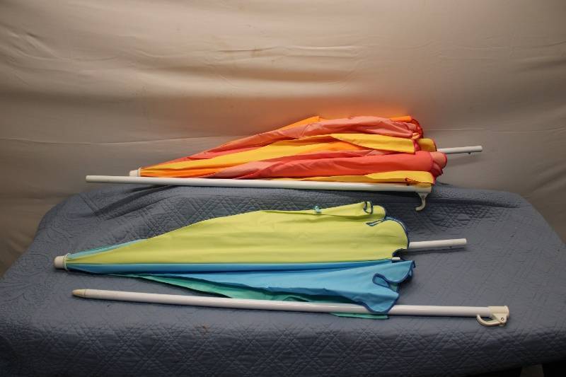 lot N-4 image: Set of 2 Colorful Beach Umbrellas - Portable Sunshade