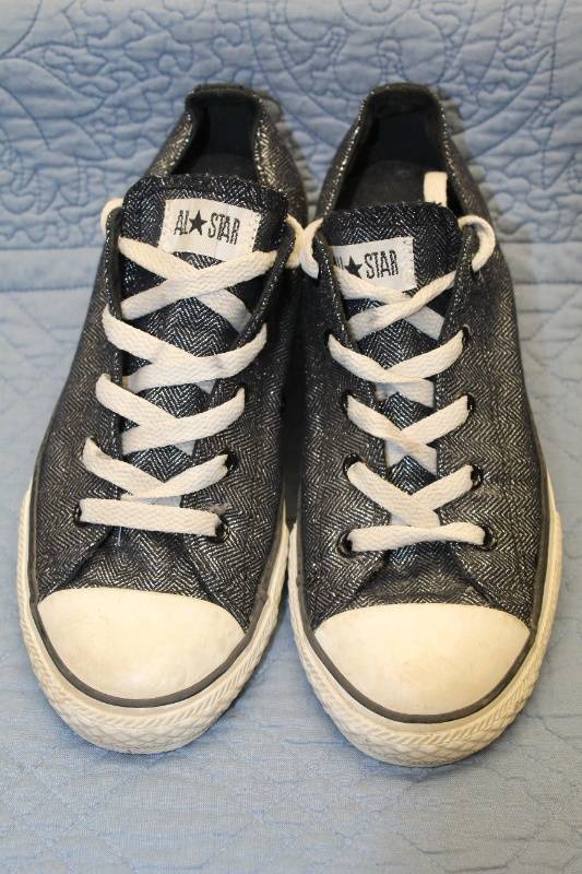 lot N-47 image: Converse All Star Low Top Sneakers in Black Herringbone Size 3