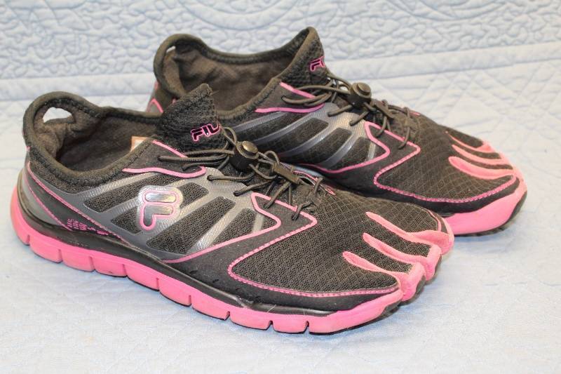 lot N-63 image: Used Fila Womens Running Shoes Size 8
