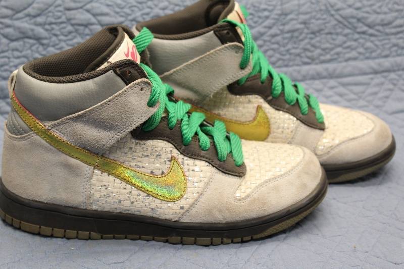 lot N-70 image: Used Nike Dunk High Top Sneakers Size 9