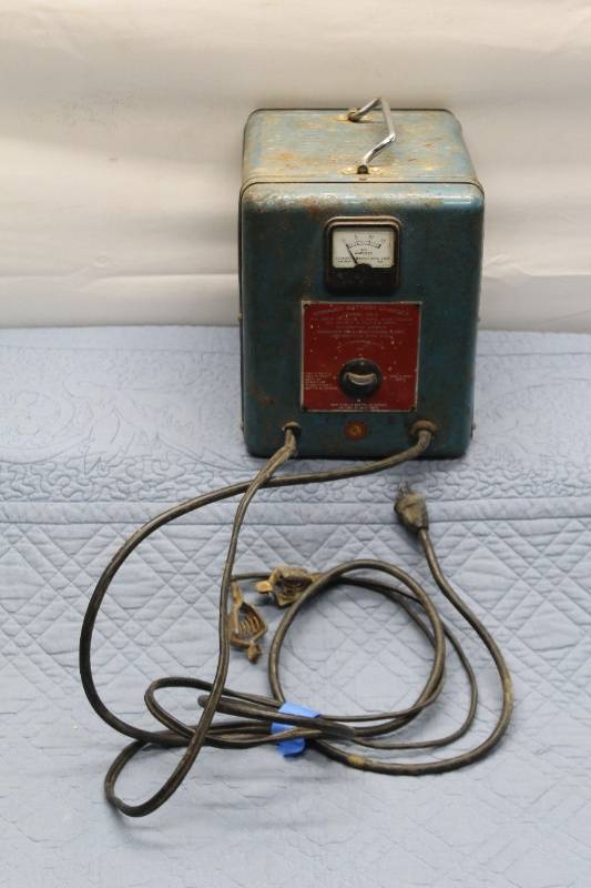 lot P-166 image: Vintage Schauer Battery Charger Model DX-2