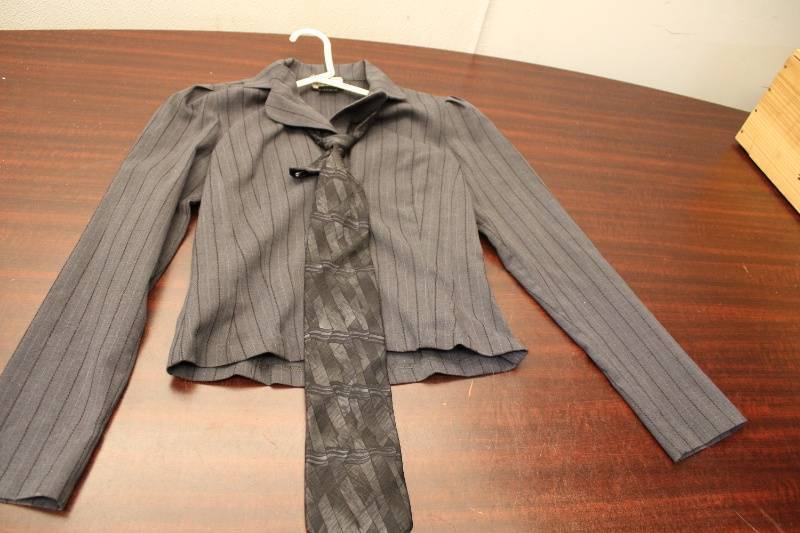 lot P-373 image: Womens Gray Pinstripe Business Suit with Tie