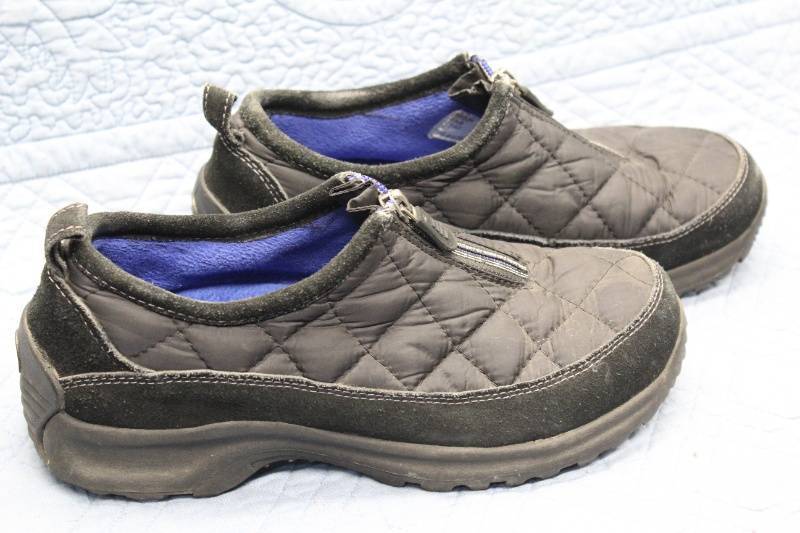 lot N-104 image: Campers Slip-On Quilted Shoes with Zipper Closure Size 8.5
