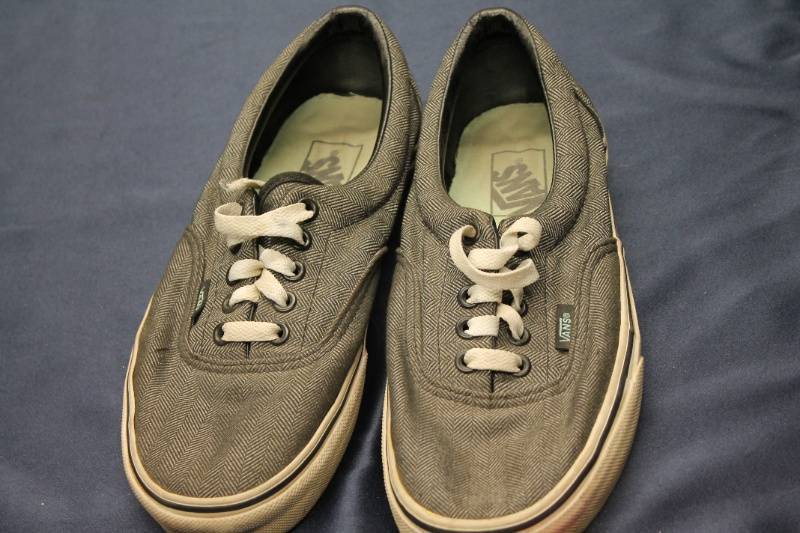 lot N-81 image: Mens Vans Herringbone Slip-On Sneakers - Size 6.5