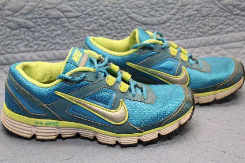 lot N-89 image: Nike Dual Fusion Running Shoes in Blue and Green - Womens Size 7