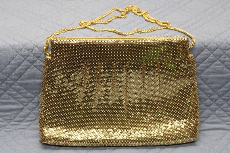 lot 237 image: Vintage Gold Sequin Evening Bag with Chain Strap