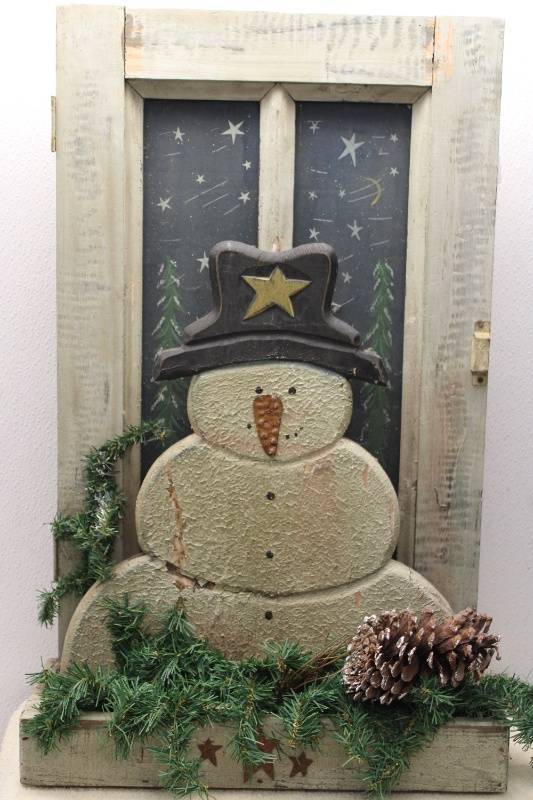 lot 387 image: Vintage Wooden Snowman Decoration with Pinecones and Greenery
