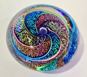 lot 305A image: Artisan Hand Blown Art Glass Paperweight by Glass Eye Studio