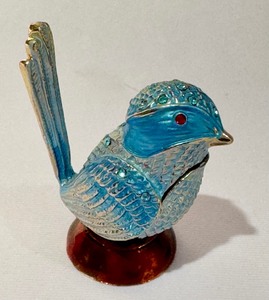 lot 399A image: Bejeweled Bird Figurine Trinket Box