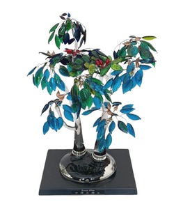 lot 8 image: Dream Glass Tree Sculpture