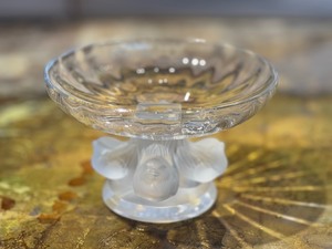 lot 69 image: Lalique Signed Bowl Sparrow Pedestal Candy Dish Style