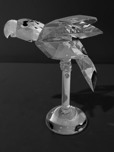 lot 228 image: Crystal Parrot Figurine